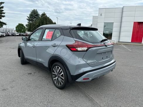 Used 2023 Nissan Kicks SV FWD image 3