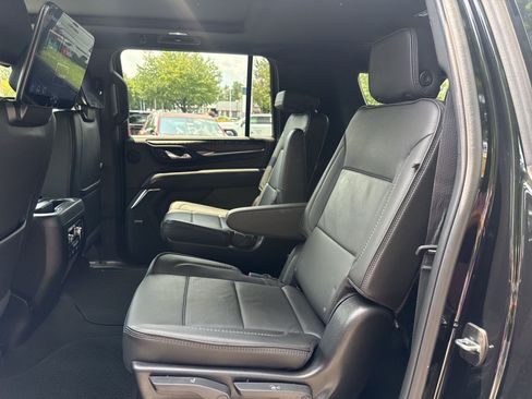 Used 2024 GMC Yukon XL Denali w/ Denali Reserve Package AWD/4WD image 24