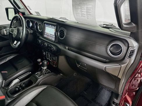 Used 2021 Jeep Wrangler Unlimited Sahara w/ Cold Weather Group AWD/4WD image 35