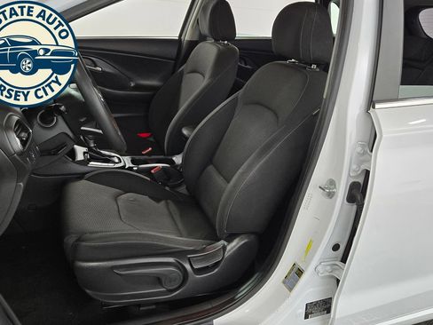 Used 2018 Hyundai Elantra GT FWD image 23