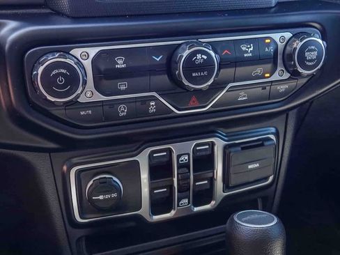 Certified 2022 Jeep Gladiator Sport image 21