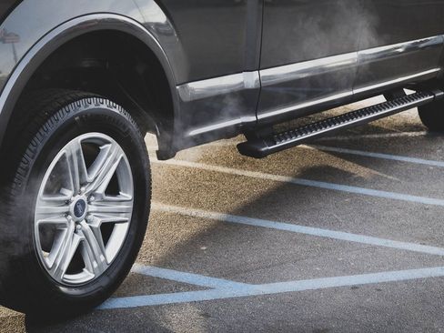 Used 2018 Ford F150 XLT w/ Equipment Group 302A Luxury image 9