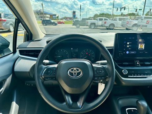 Used 2023 Toyota Corolla LE image 11