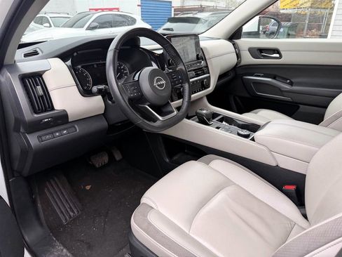 Used 2022 Nissan Pathfinder SL image 10