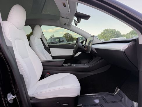 Used 2021 Tesla Model Y Long Range AWD/4WD image 23