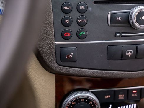 Used 2011 Mercedes-Benz C 300 4MATIC Sedan image 30