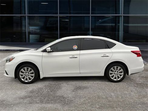 Used 2016 Nissan Sentra S image 2