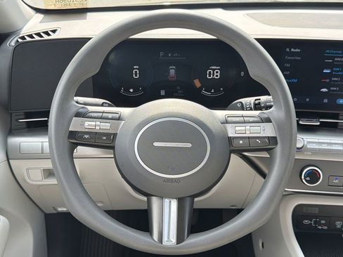 Used 2024 Hyundai Kona SE FWD image 23