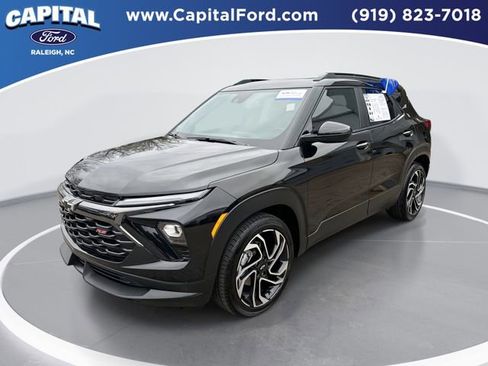 Used 2025 Chevrolet TrailBlazer RS w/ Convenience Package image 1