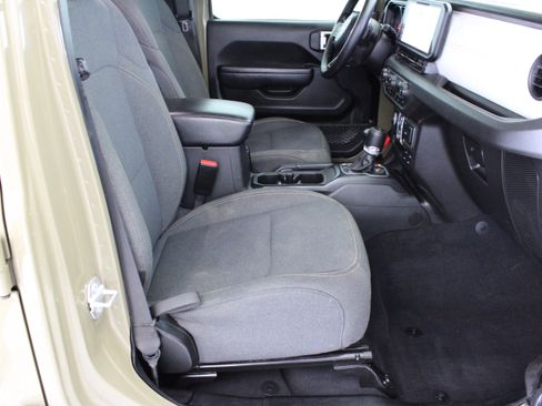 Used 2025 Jeep Gladiator Sport AWD/4WD image 35