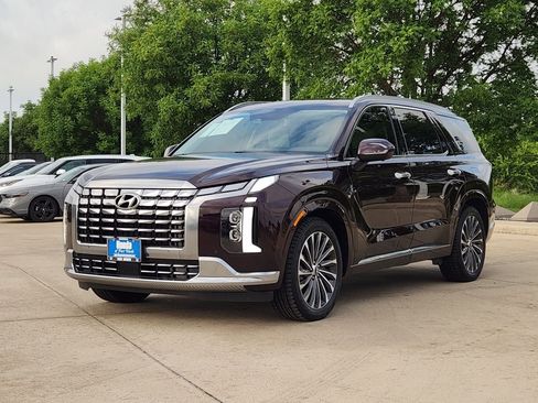Used 2023 Hyundai Palisade Calligraphy w/ Cargo Package AWD/4WD image 3