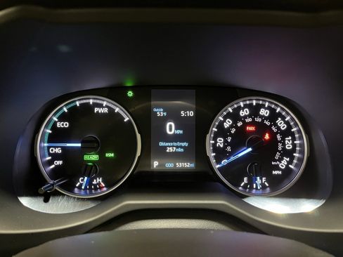 Used 2021 Toyota RAV4 XLE Premium image 5