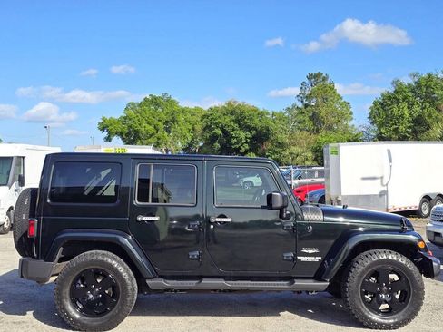 Used 2012 Jeep Wrangler Unlimited Sahara w/ Connectivity Group AWD/4WD image 10