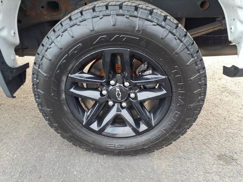 Used 2019 Chevrolet Silverado 1500 Custom Trail Boss w/ Custom Convenience Package image 21