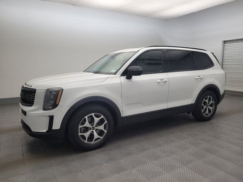 Used 2020 Kia Telluride EX FWD image 2