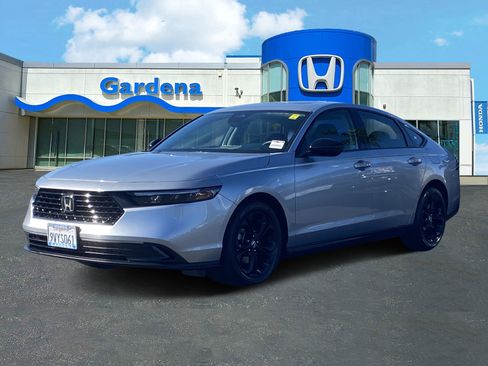 Certified 2025 Honda Accord SE image 3