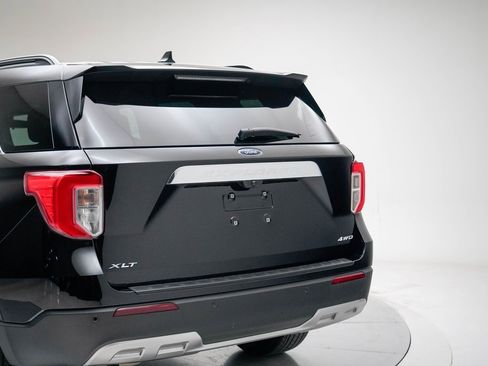 Used 2023 Ford Explorer XLT w/ Equipment Group 202A image 8