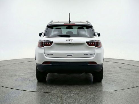 Used 2025 Jeep Compass Latitude AWD/4WD image 7
