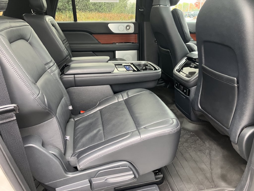 Used 2024 Lincoln Navigator L Reserve w/ Equipment Group 201A AWD/4WD image 21