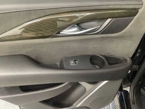 Used 2018 Cadillac Escalade Platinum AWD/4WD image 5
