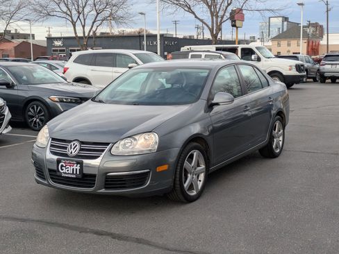 Used 2010 Volkswagen Jetta Limited Edition image 10