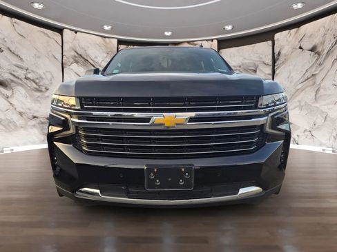Used 2024 Chevrolet Suburban LT image 2