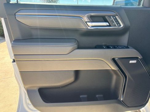 Used 2024 Chevrolet Silverado 1500 ZR2 w/ Technology Package image 6