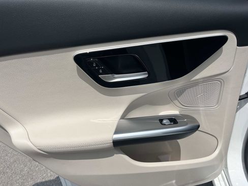 Used 2022 Mercedes-Benz C 300 Sedan image 14