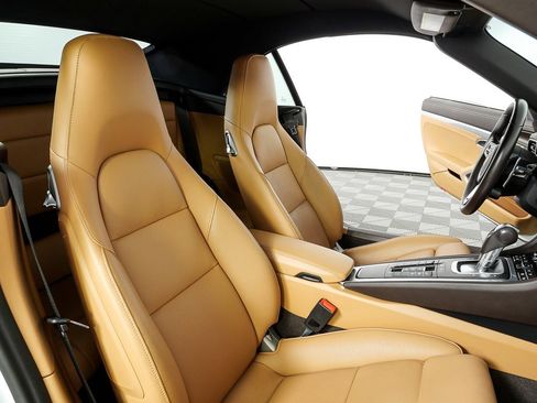 Certified 2018 Porsche 911 Carrera 4S image 22