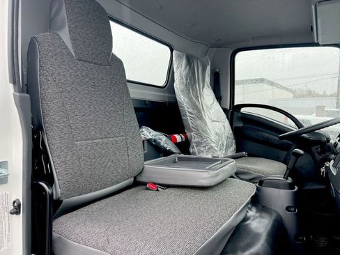 New 2025 Chevrolet Low Cab Forward image 32