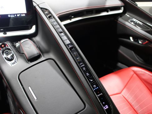 Used 2021 Chevrolet Corvette Stingray Premium Cpe w/ Z51 Performance Package RWD image 22