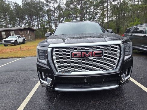 Used 2023 GMC Yukon Denali AWD/4WD image 3