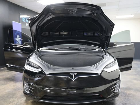 Used 2020 Tesla Model X image 53