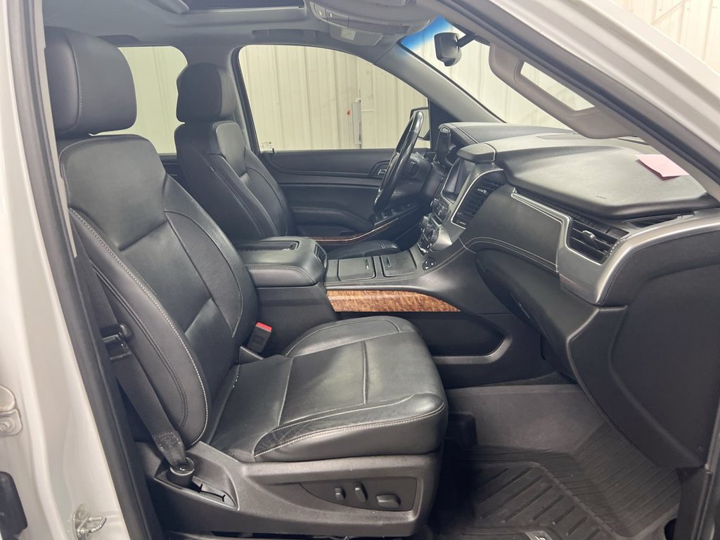 Used 2018 Chevrolet Suburban Premier w/ RST Edition AWD/4WD image 23