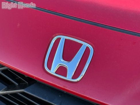 Used 2025 Honda HR-V Sport image 32