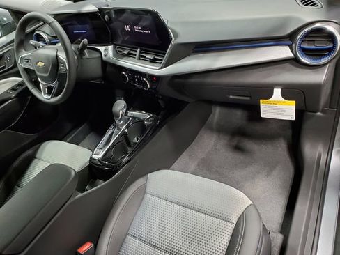 New 2026 Chevrolet Trax LT w/ Driver Confidence Package image 15