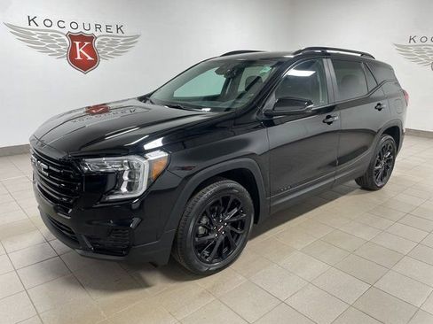 Used 2023 GMC Terrain SLE w/ Driver Convenience Package AWD/4WD image 3