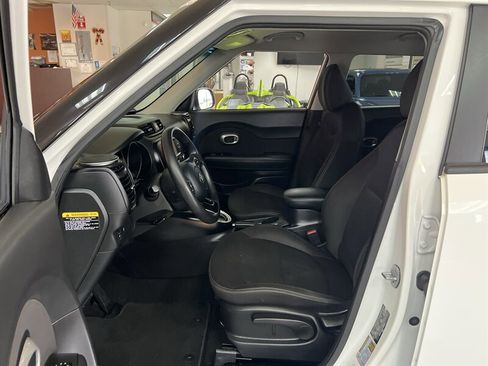 Used 2019 Kia Soul image 12