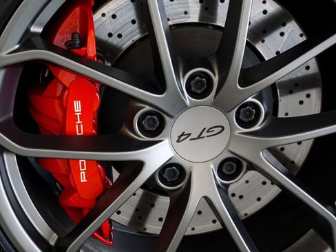 Used 2020 Porsche 718 Cayman GT4 RWD image 41