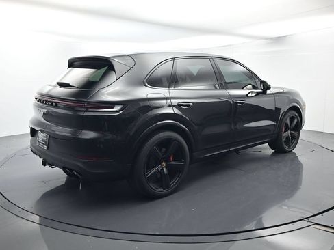 Certified 2025 Porsche Cayenne S AWD/4WD image 15