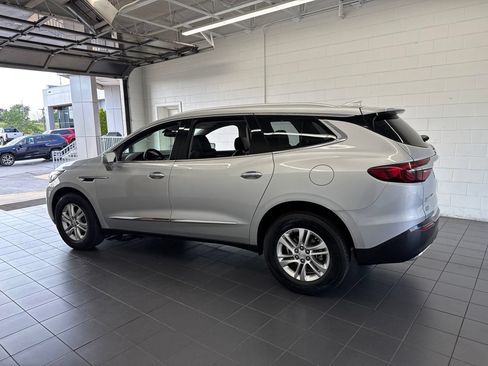 Used 2020 Buick Enclave Essence AWD/4WD image 5