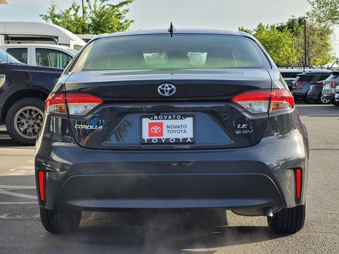 Used 2025 Toyota Corolla LE w/ Convenience Package FWD image 7