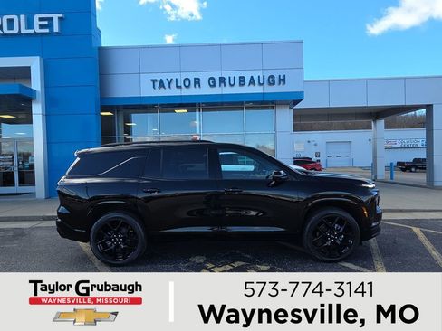 New 2026 Chevrolet Traverse RS w/ LPO, Floor Liner Package image 1