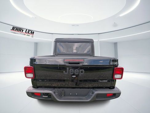 New 2025 Jeep Gladiator Sport image 4