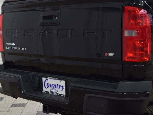Used 2021 Chevrolet Colorado Z71 w/ Safety Package AWD/4WD image 22