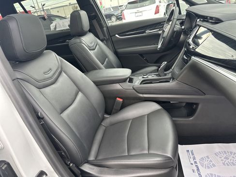 Certified 2023 Cadillac XT6 Premium Luxury AWD/4WD image 13