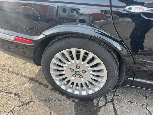 Used 2005 Jaguar XJ8 image 16