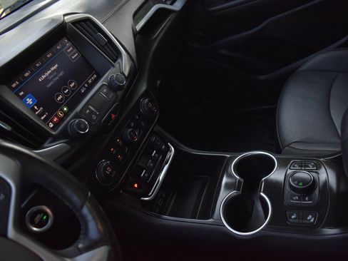 Used 2020 GMC Terrain SLT w/ Preferred Package AWD/4WD image 26
