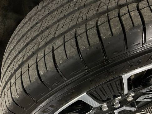 Used 2021 GMC Acadia SLE w/ Driver Convenience Package FWD image 41