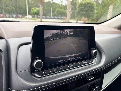Used 2023 Nissan Rogue SV FWD image 19
